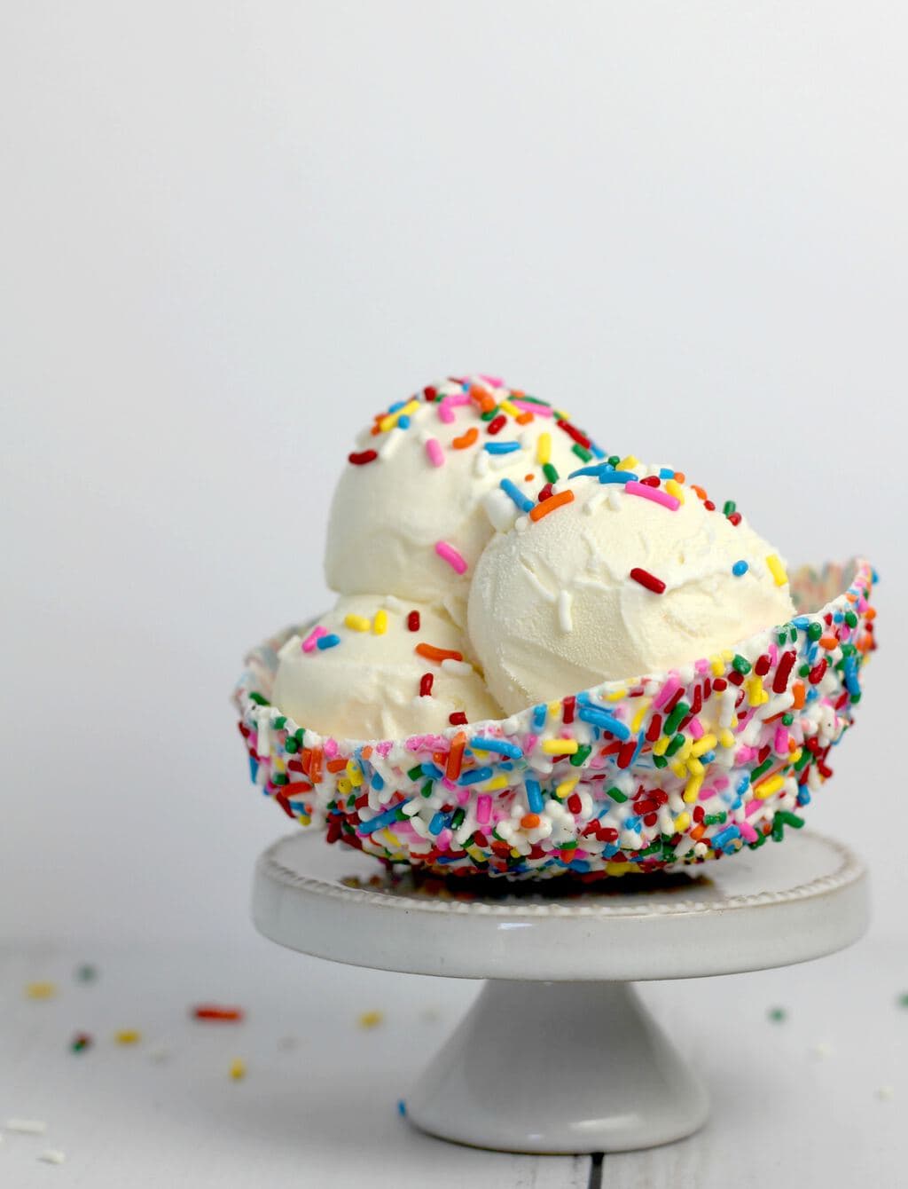 Being vegan doesn't mean you have to stop enjoying chocolate! Here are 3 delightful vegan chocolate dessert recipes for all of you chocolate lovers like me!